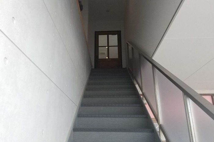 パブリックシアター　２階　階段