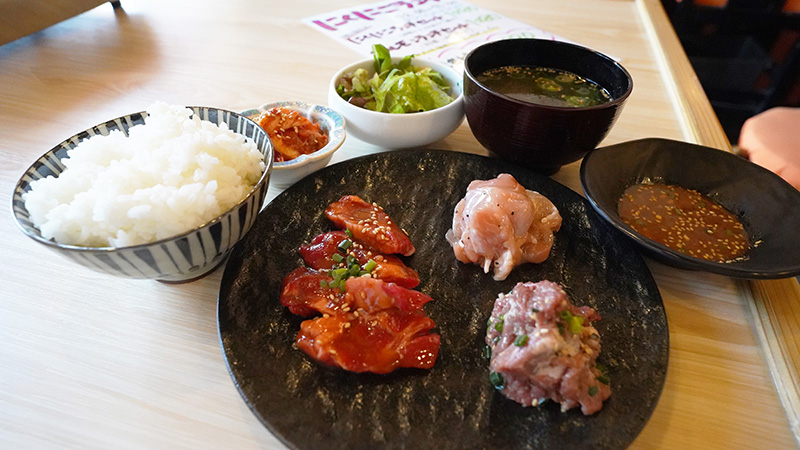 古賀市の絶品焼肉ランチ 地元民が愛するコスパ最強のがっつり系肉ランチが味わえる焼肉酒場肉笑 にくにこ 古賀マガジン